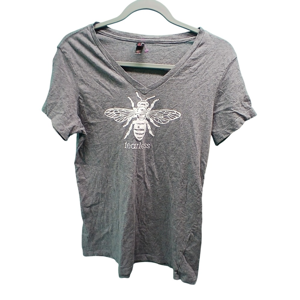 District Made Bee Fearless Graphic V-Neck Tee Large Gray Naturecore Cotton Shirt